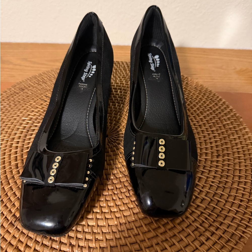 Spring Step Black Bow Block-Heel Pumps - Picture 5 of 10